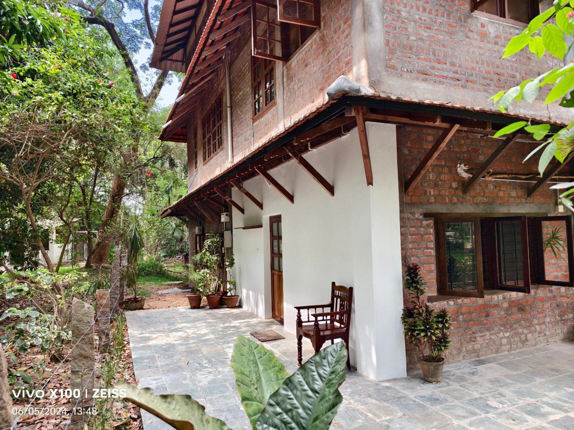 Isai Ambalam Guest House بونديتْشيري المظهر الخارجي الصورة