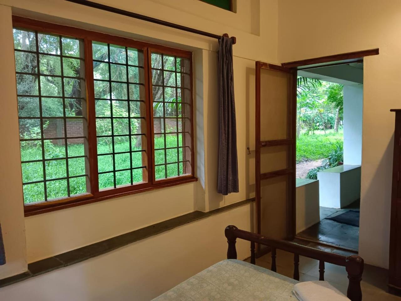 Isai Ambalam Guest House بونديتْشيري المظهر الخارجي الصورة